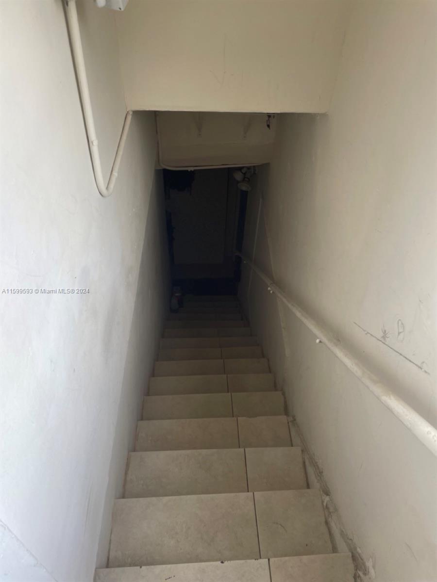 HOLLYWOOD - Residential Lease