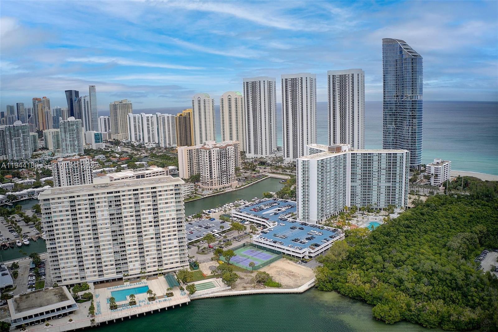 ARLEN HOUSE CONDO - Residential