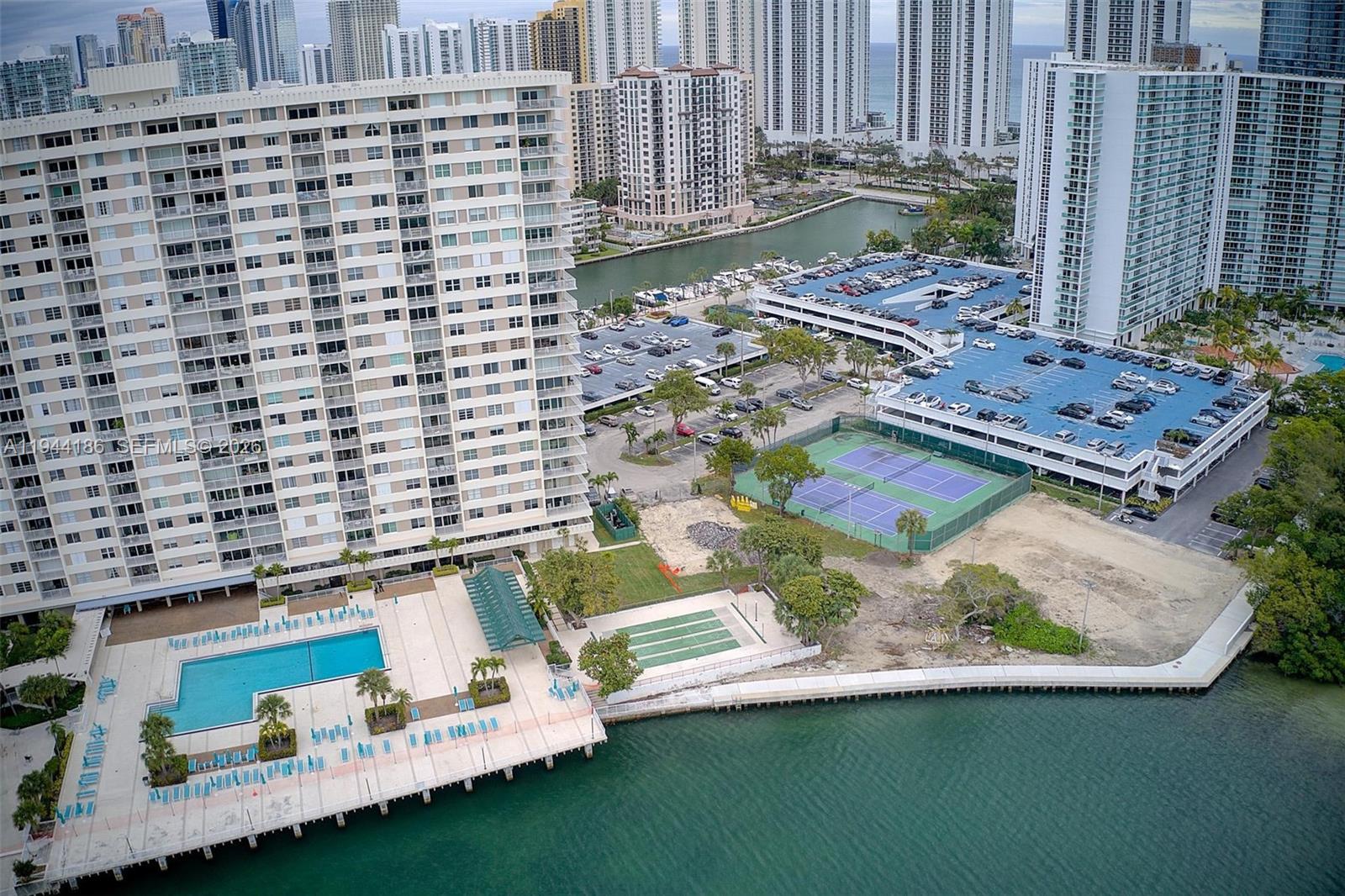 ARLEN HOUSE CONDO - Residential