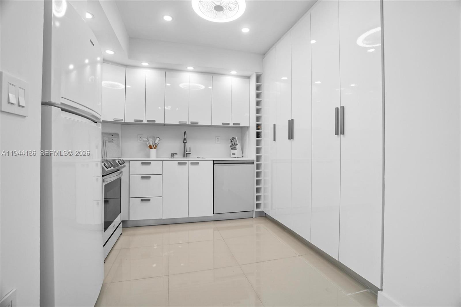 ARLEN HOUSE CONDO - Residential