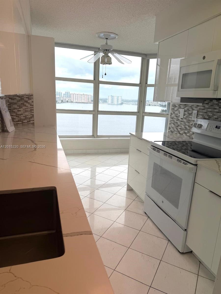 MYSTIC POINTE CONDO NO TH - Residential Lease