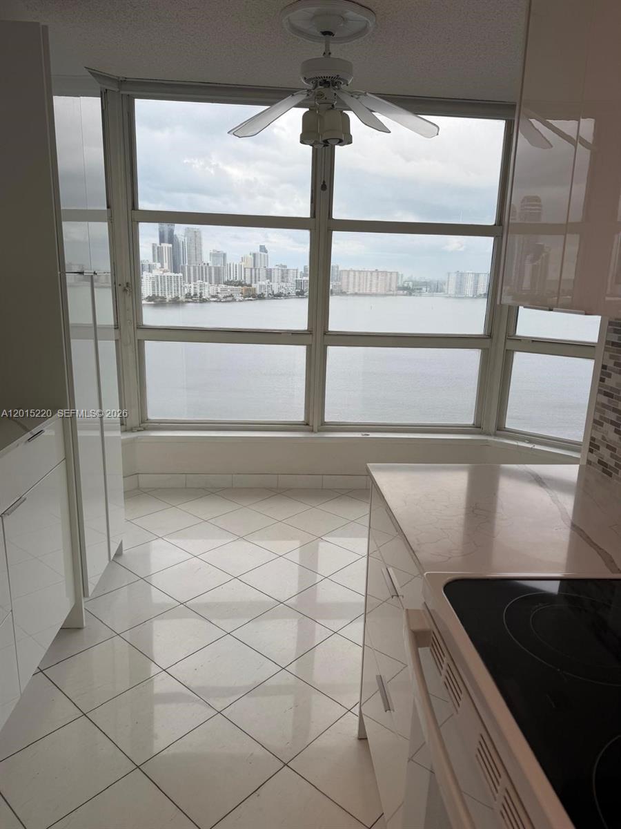 MYSTIC POINTE CONDO NO TH - Residential Lease