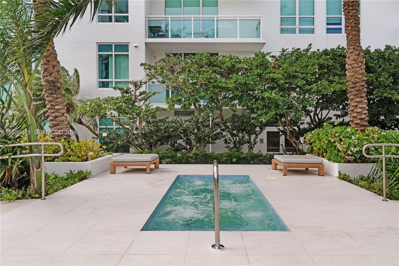 THE PLAZA 901 BRICKELL CO - Residential