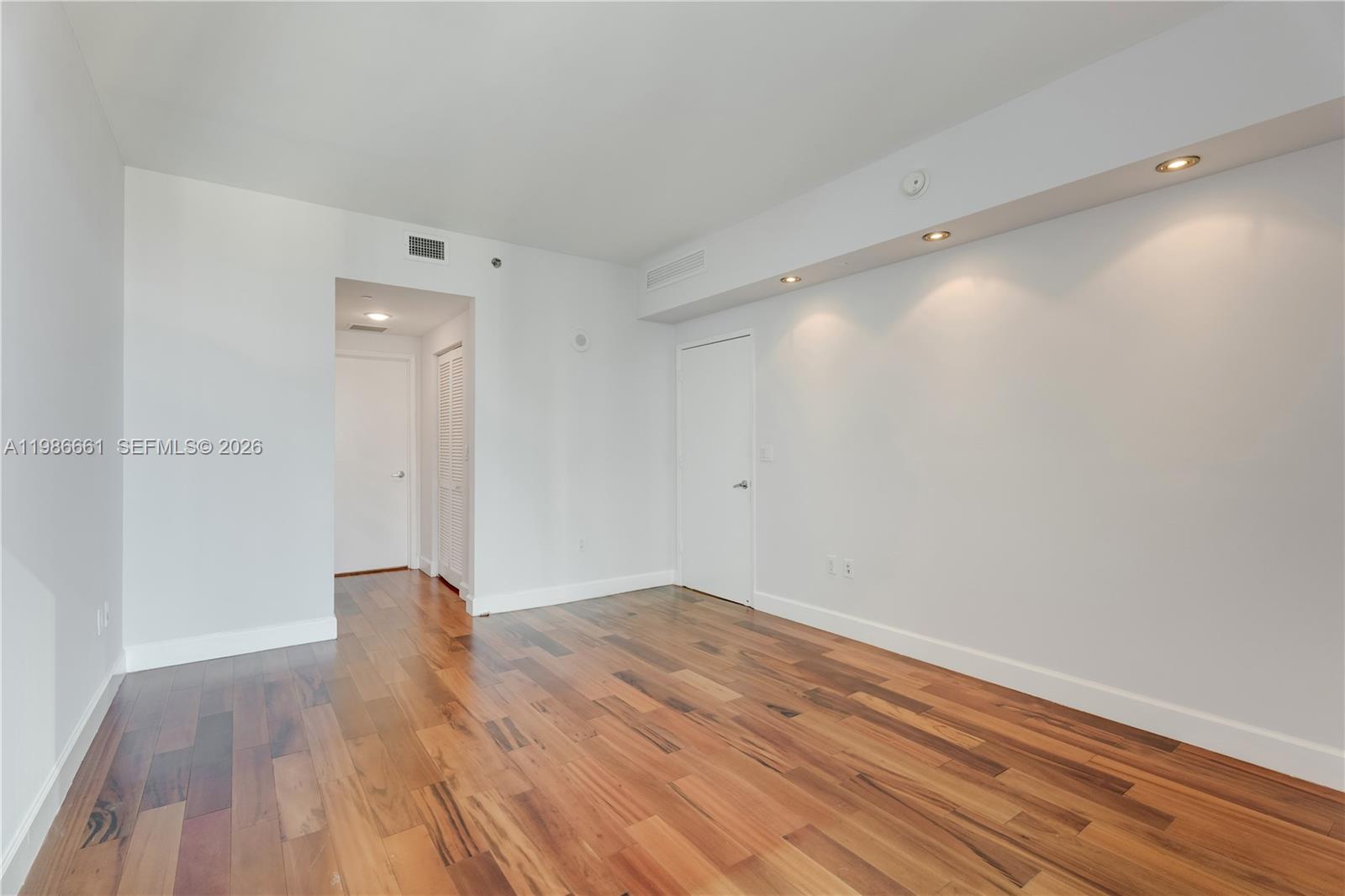 THE PLAZA 901 BRICKELL CO - Residential