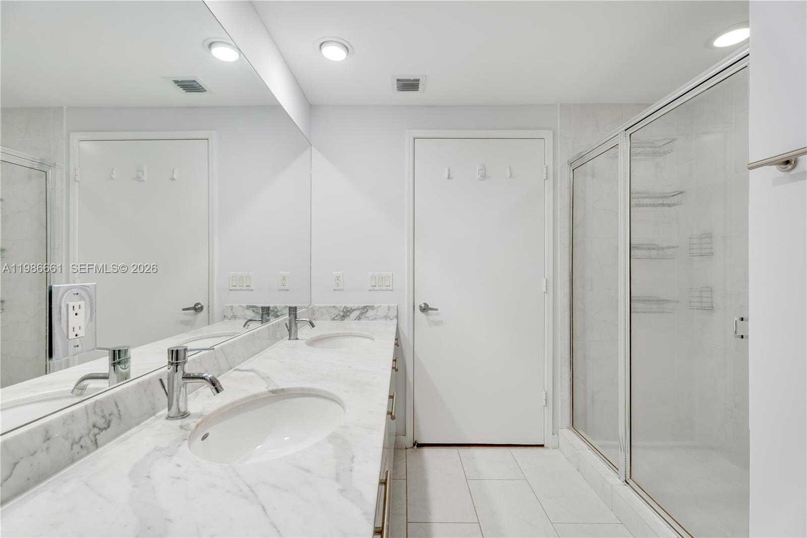 THE PLAZA 901 BRICKELL CO - Residential