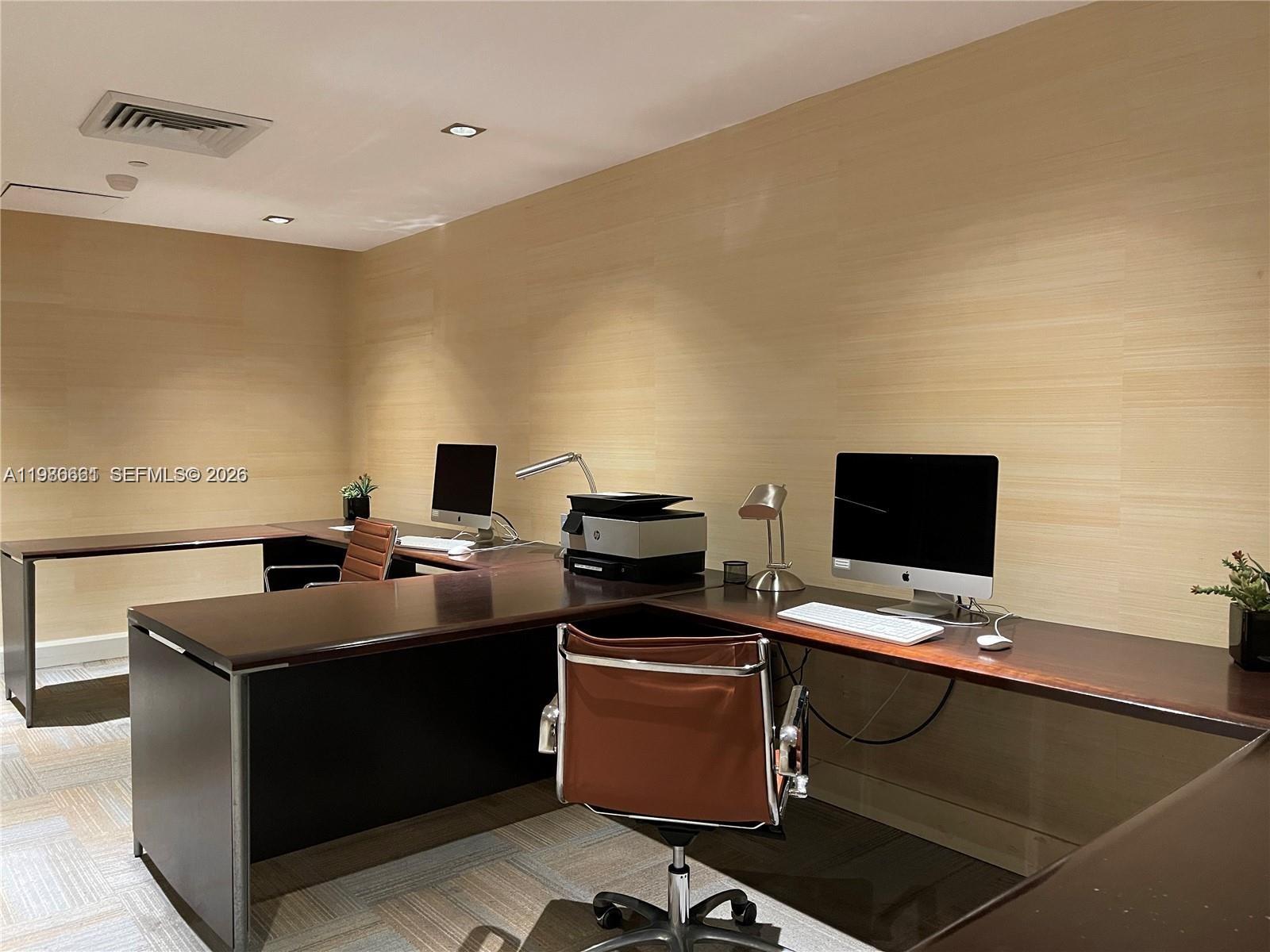 THE PLAZA 901 BRICKELL CO - Residential