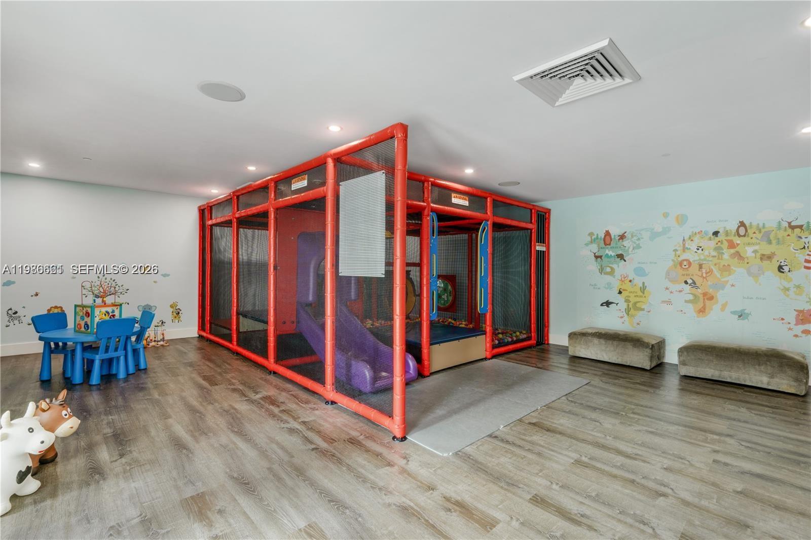 THE PLAZA 901 BRICKELL CO - Residential