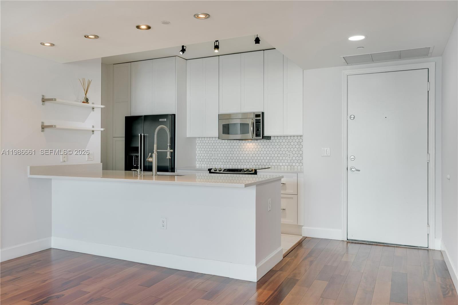 THE PLAZA 901 BRICKELL CO - Residential