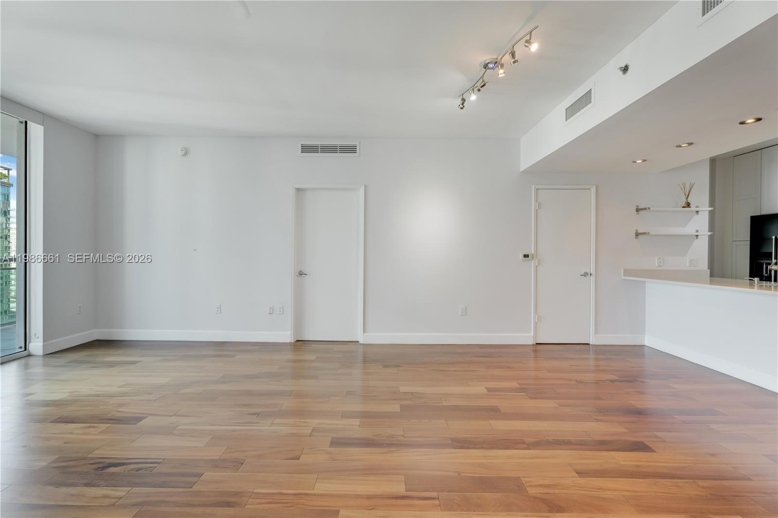 THE PLAZA 901 BRICKELL CO - Residential