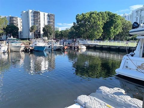 3375 N Country Club Dr Slip 5 Aventura FL 33180