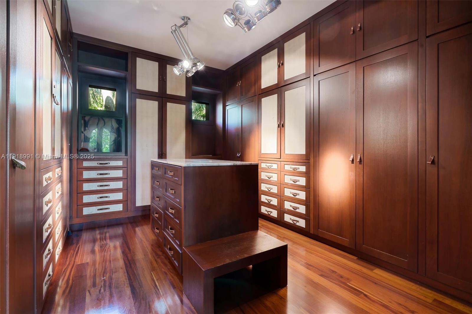 PALM ISLAND - Residential Lease