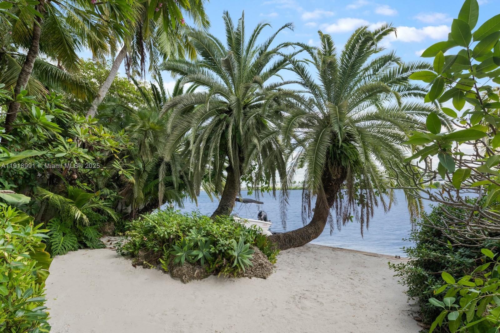 PALM ISLAND - Residential Lease