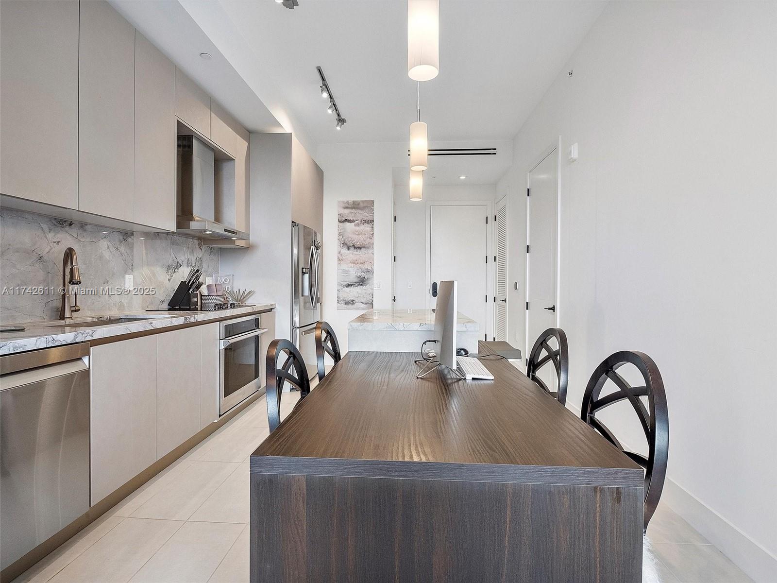 LINCOLN SUB - Residential