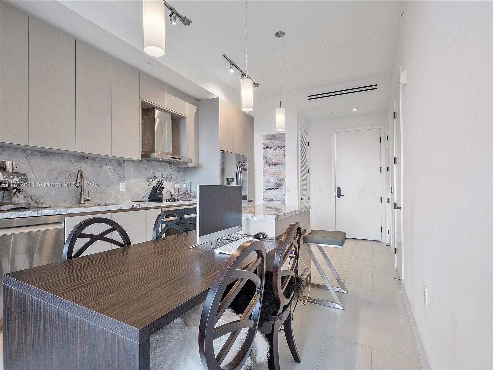 LINCOLN SUB - Residential