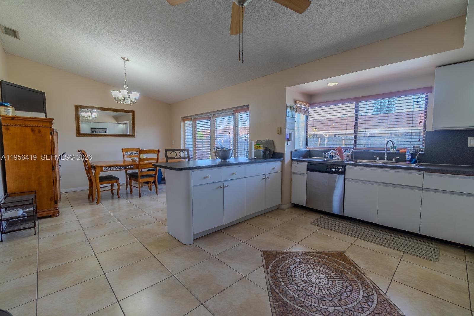 COUNTRY LAKE MANORS SEC 2 - Residential