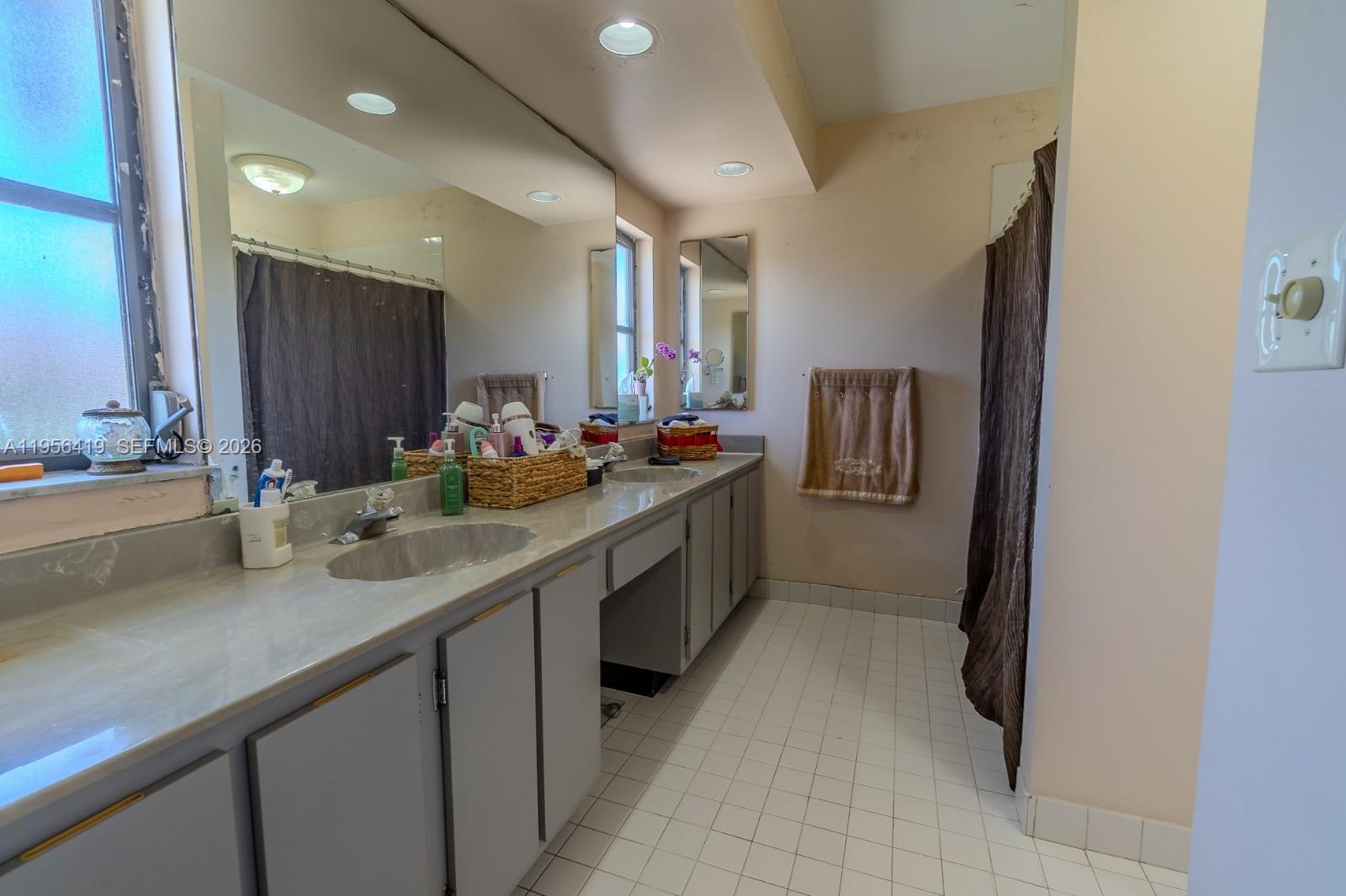 COUNTRY LAKE MANORS SEC 2 - Residential