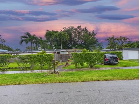 19341 Holiday Rd Cutler Bay FL 33157
