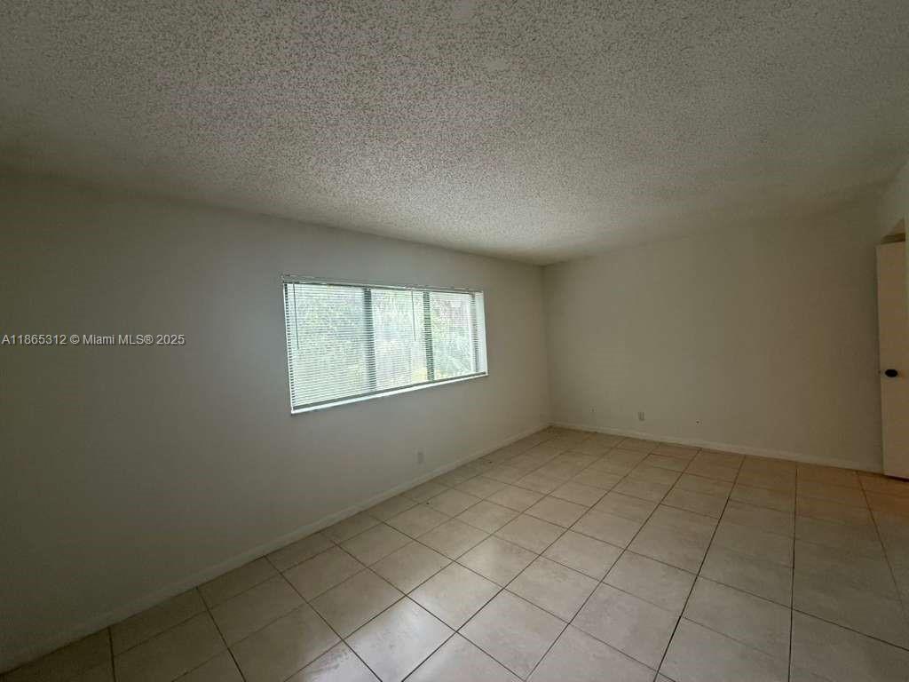 INVERRARY GARDENS CONDO I - Residential Lease