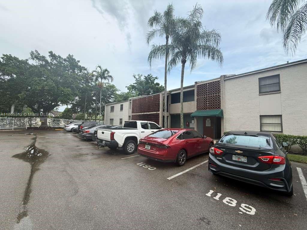 INVERRARY GARDENS CONDO I - Residential Lease