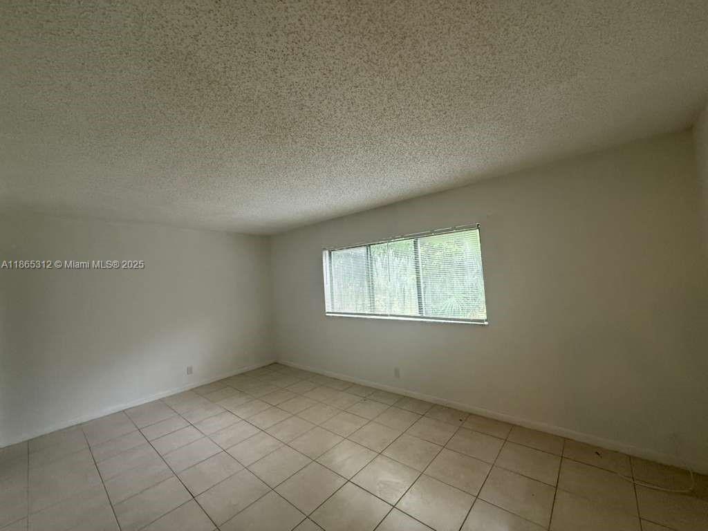 INVERRARY GARDENS CONDO I - Residential Lease