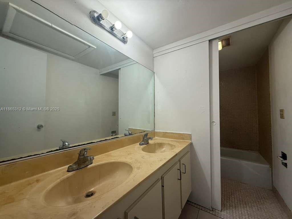 INVERRARY GARDENS CONDO I - Residential Lease