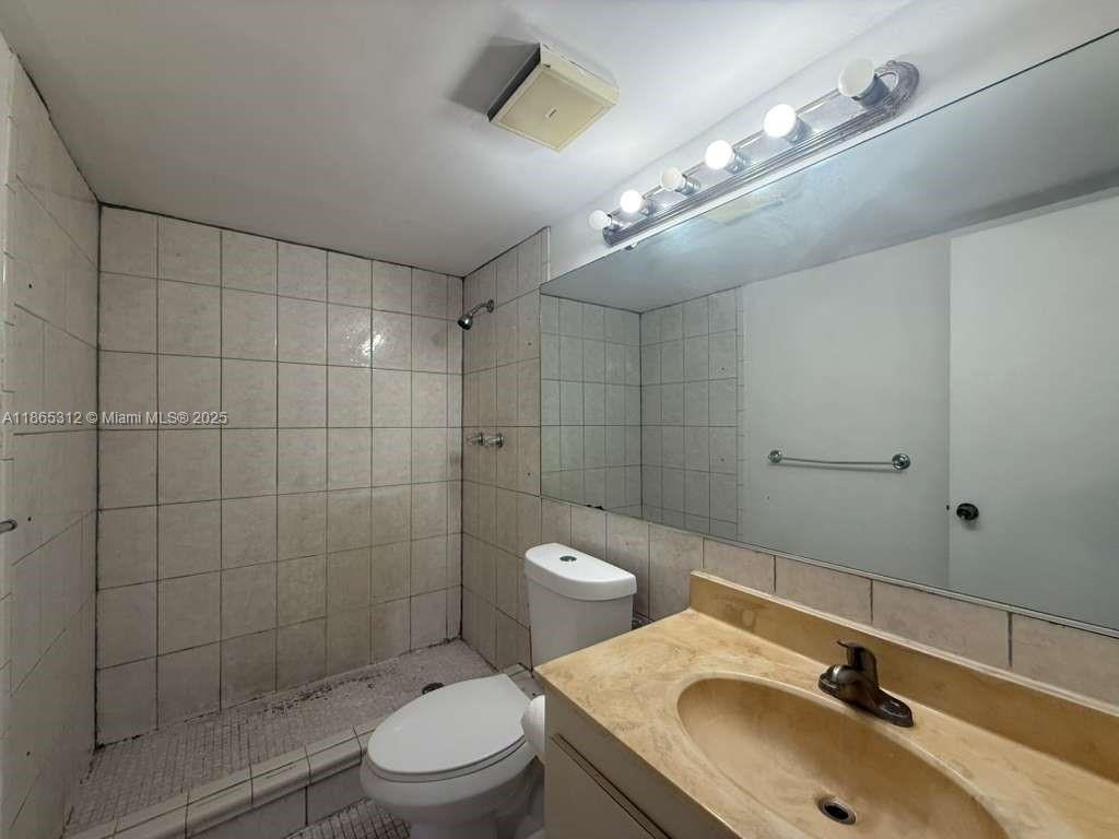 INVERRARY GARDENS CONDO I - Residential Lease