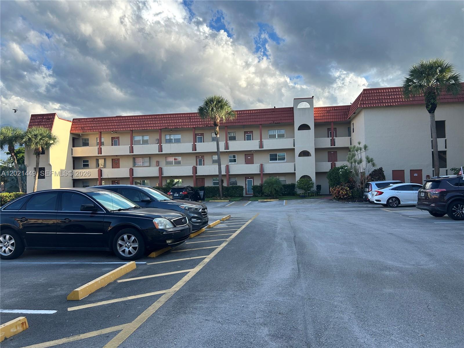 SUNRISE LAKES PHASE 1 - Residential