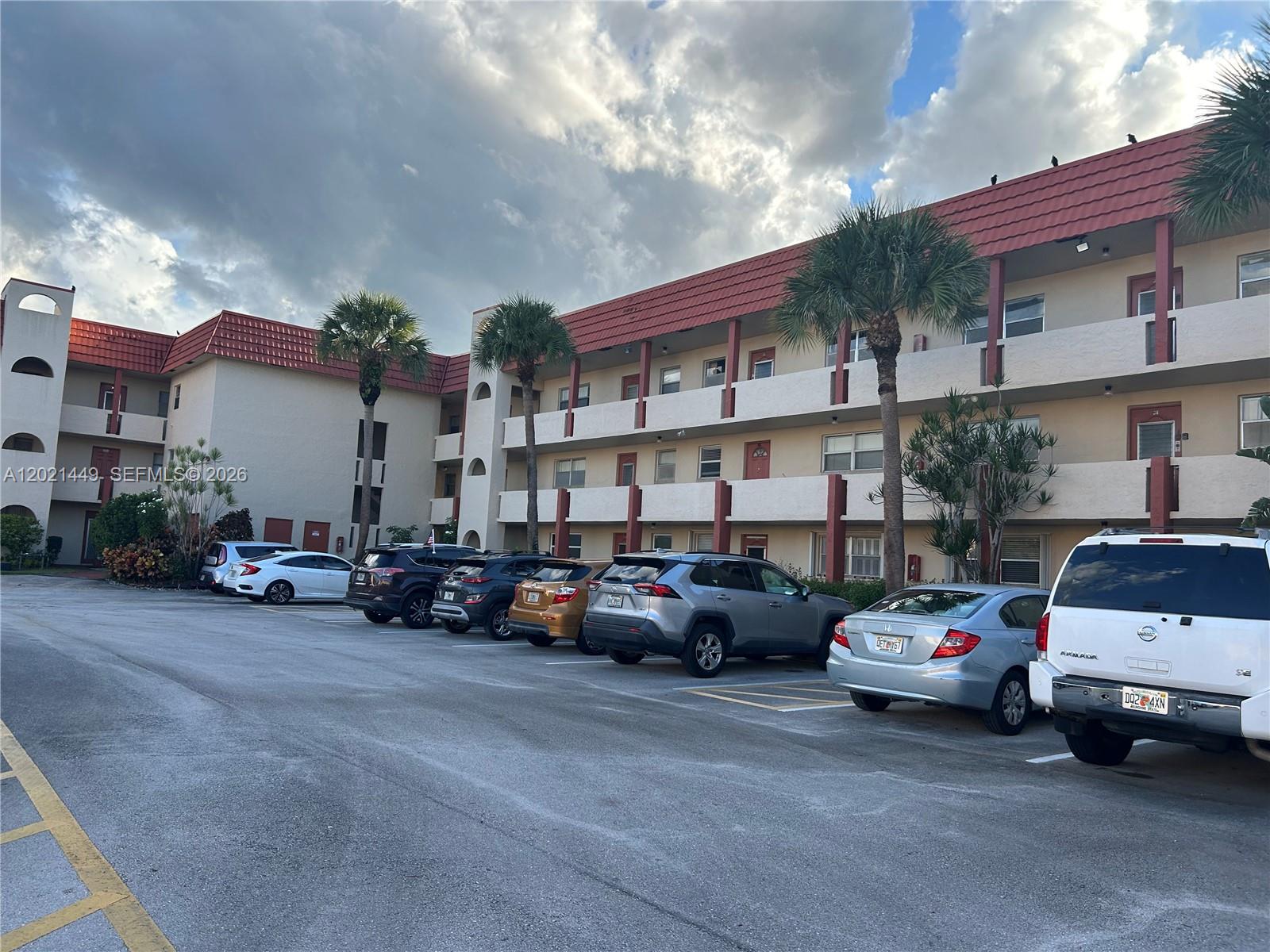 SUNRISE LAKES PHASE 1 - Residential