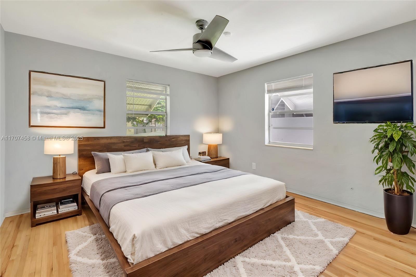 HOLLYWOOD - Residential