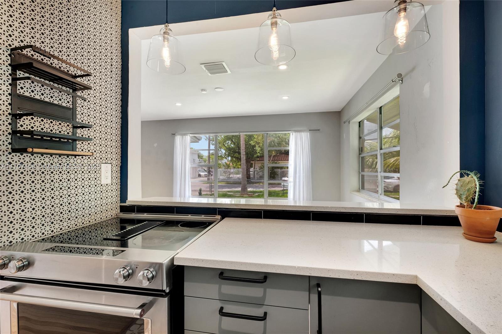HOLLYWOOD - Residential