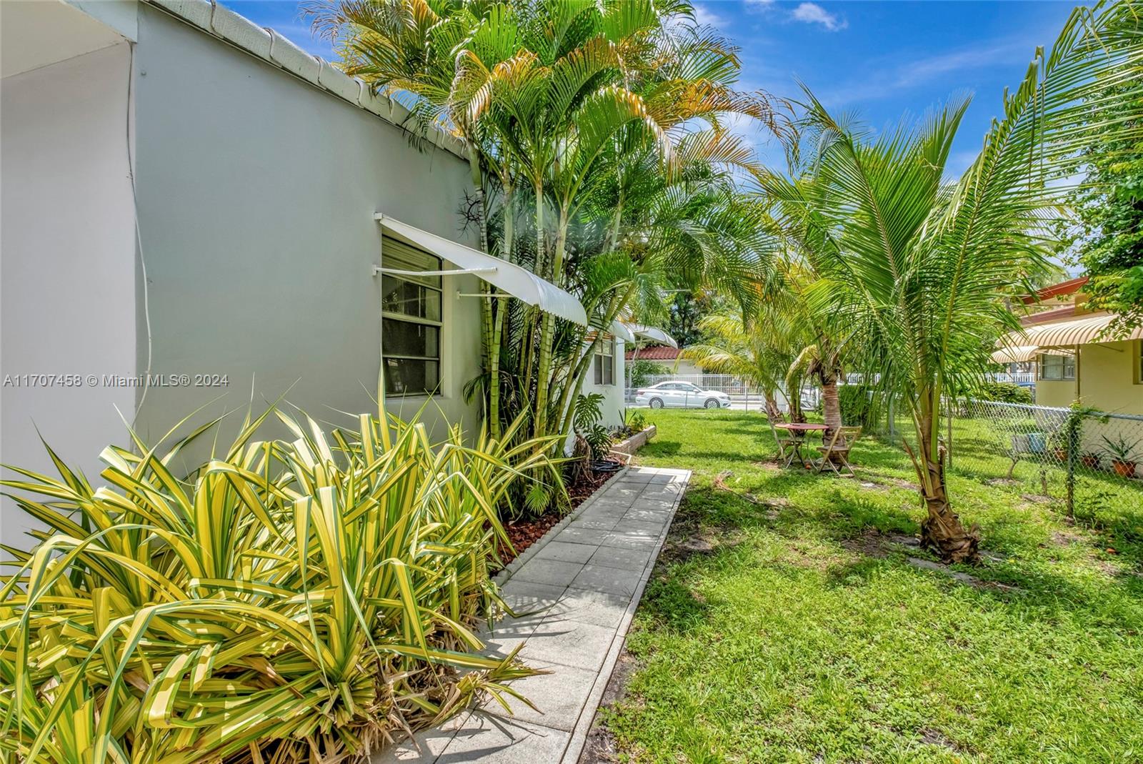 Hollywood, Florida 33020, United States, 2 Bedrooms Bedrooms, ,2 BathroomsBathrooms,Residential,Active,27393