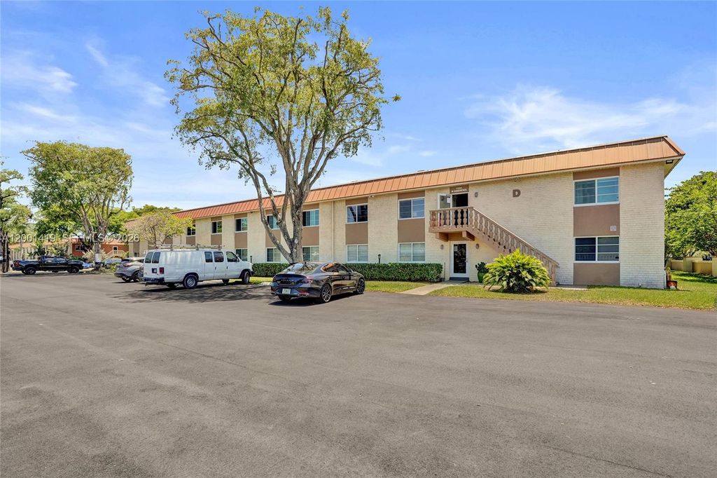 Photo of 1950 N Andrews Ave #204D, Wilton Manors, FL 33311 (MLS # A12001419)