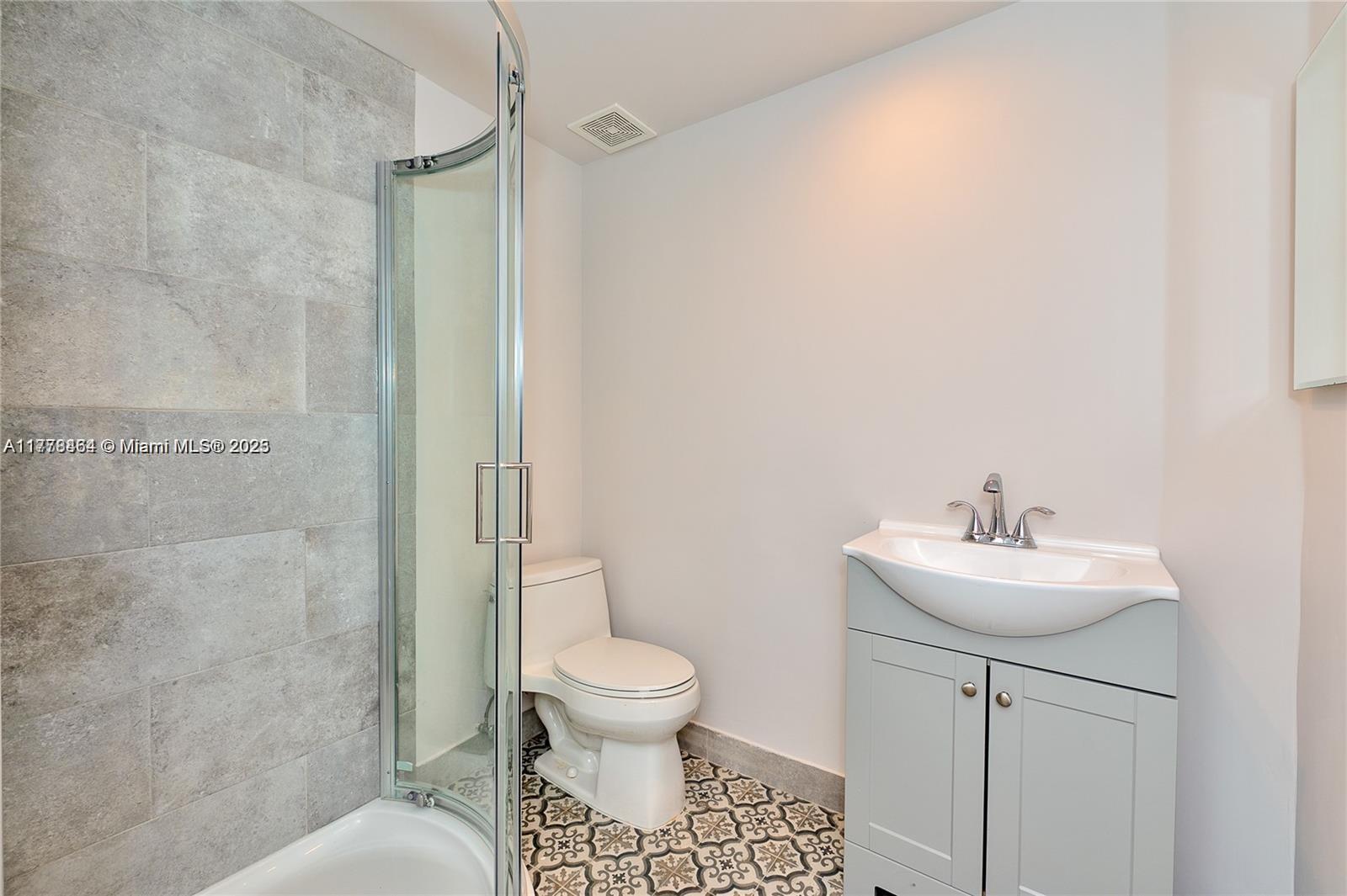 OCEAN PLAZA ON DEERFIELD - Residential Lease