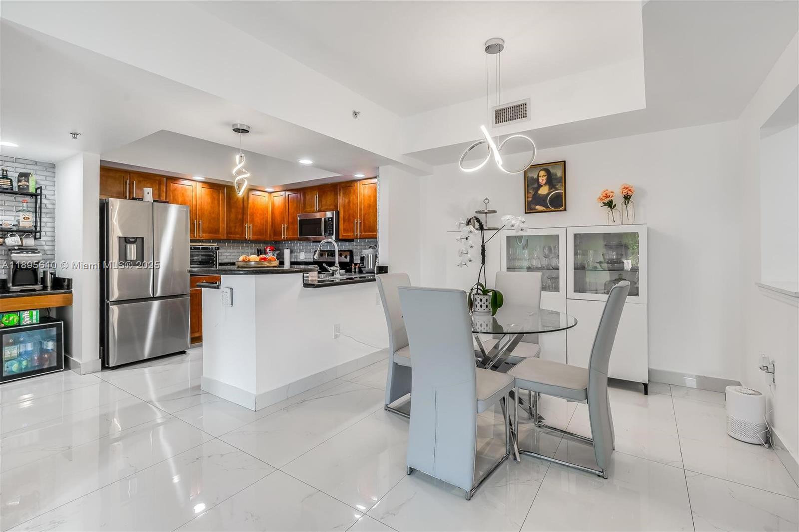 WAVERLY AT LAS OLAS CONDO - Residential
