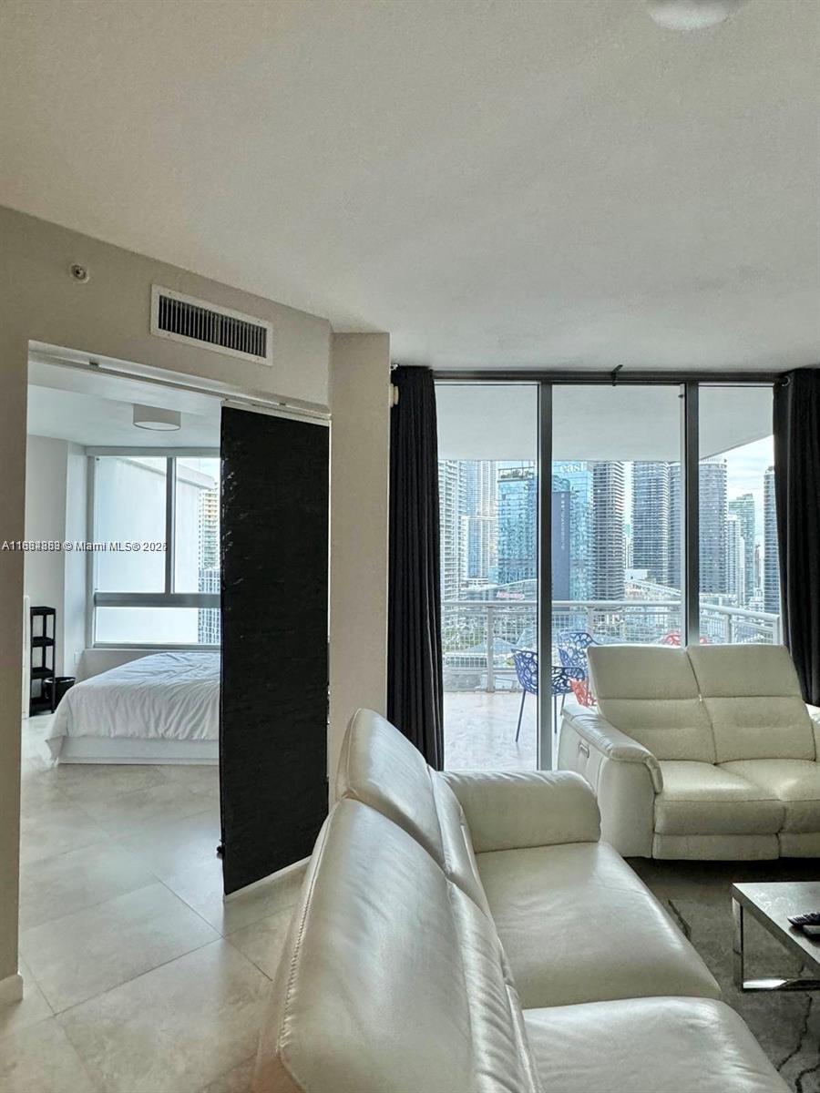 WIND CONDO - Residential Lease