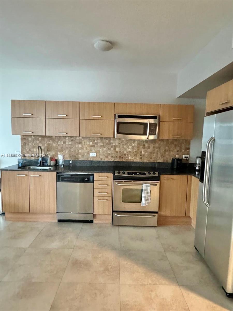 WIND CONDO - Residential Lease