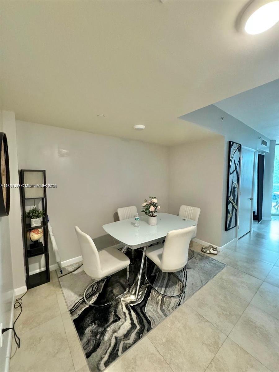 WIND CONDO - Residential Lease