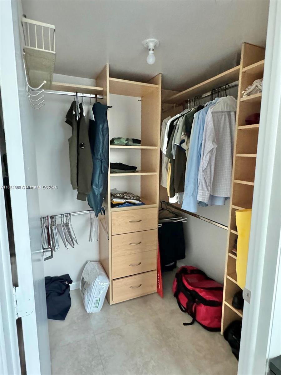 WIND CONDO - Residential Lease