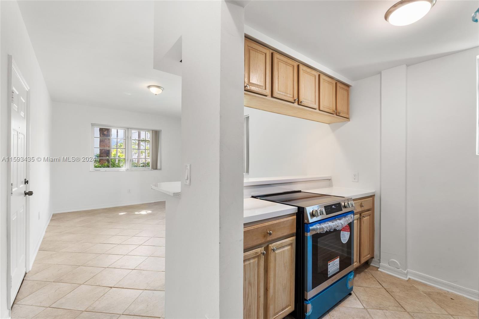 359 Meridian Ave A102