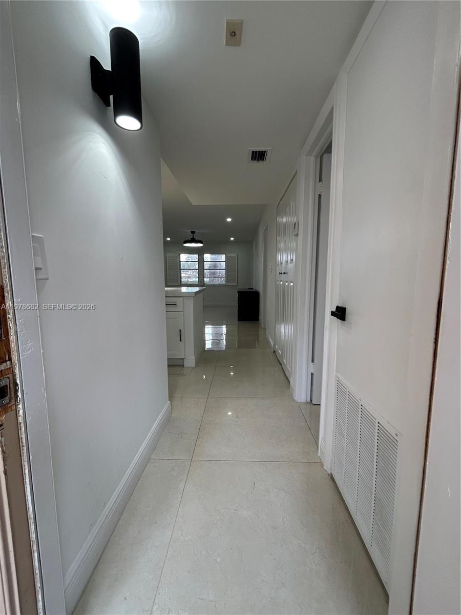 CAMBRIDGE HOUSE - Residential