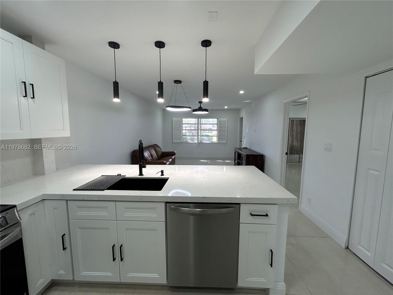 CAMBRIDGE HOUSE - Residential