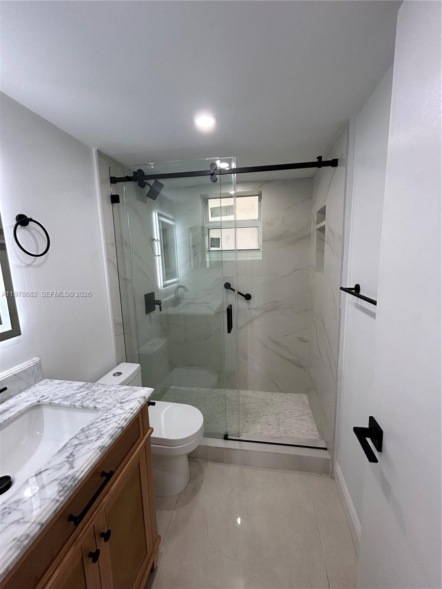 CAMBRIDGE HOUSE - Residential