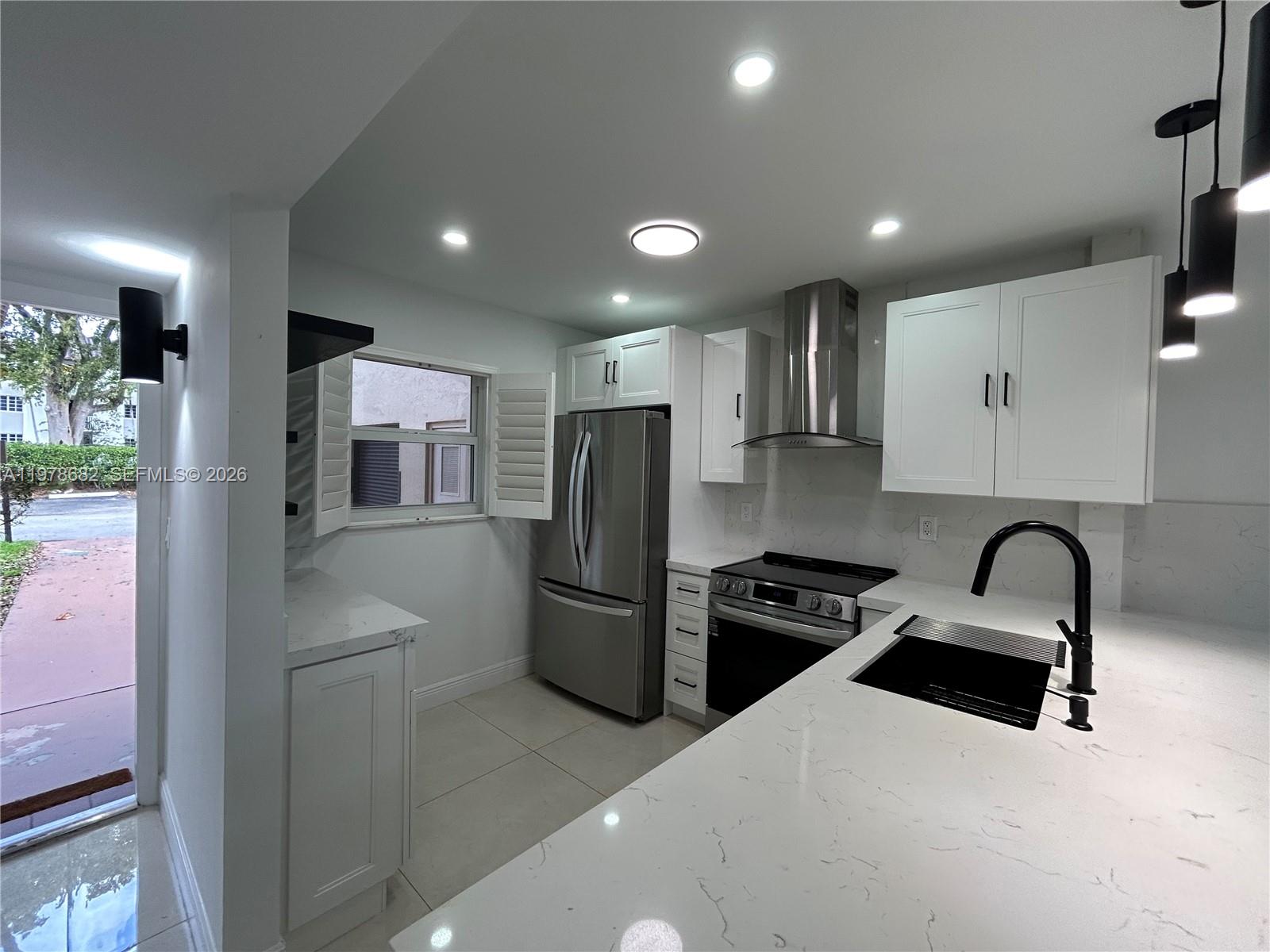 CAMBRIDGE HOUSE - Residential