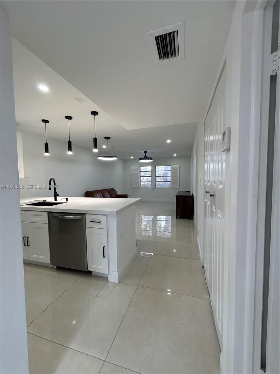 CAMBRIDGE HOUSE - Residential