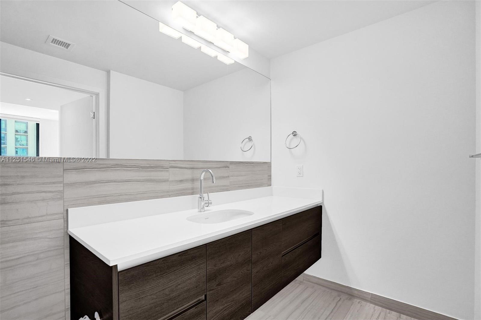 MERRICK MANOR - Residential Lease
