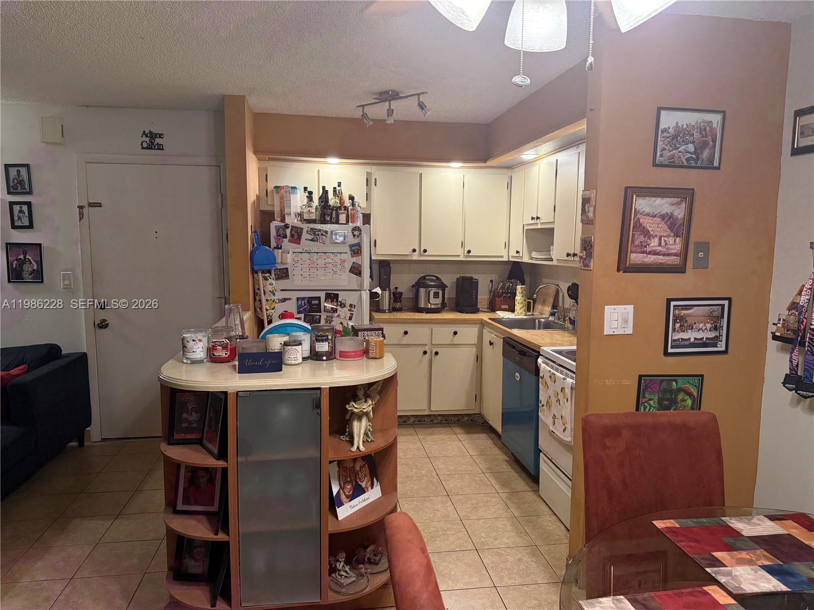 TAMARAC GARDENS CONDOMINI - Residential