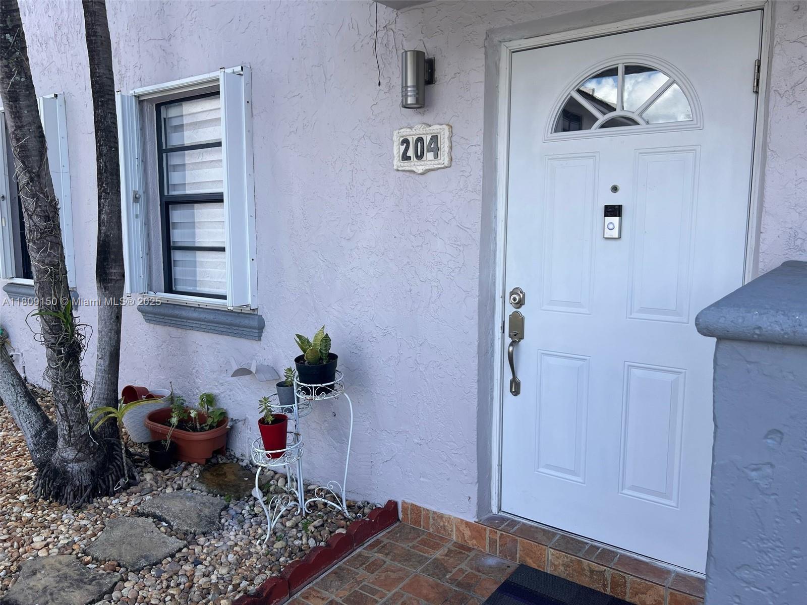 200 Sw 113th Ave 204, Sweetwater, Miami-Dade County, Florida - 2 Bedrooms  
2 Bathrooms - 