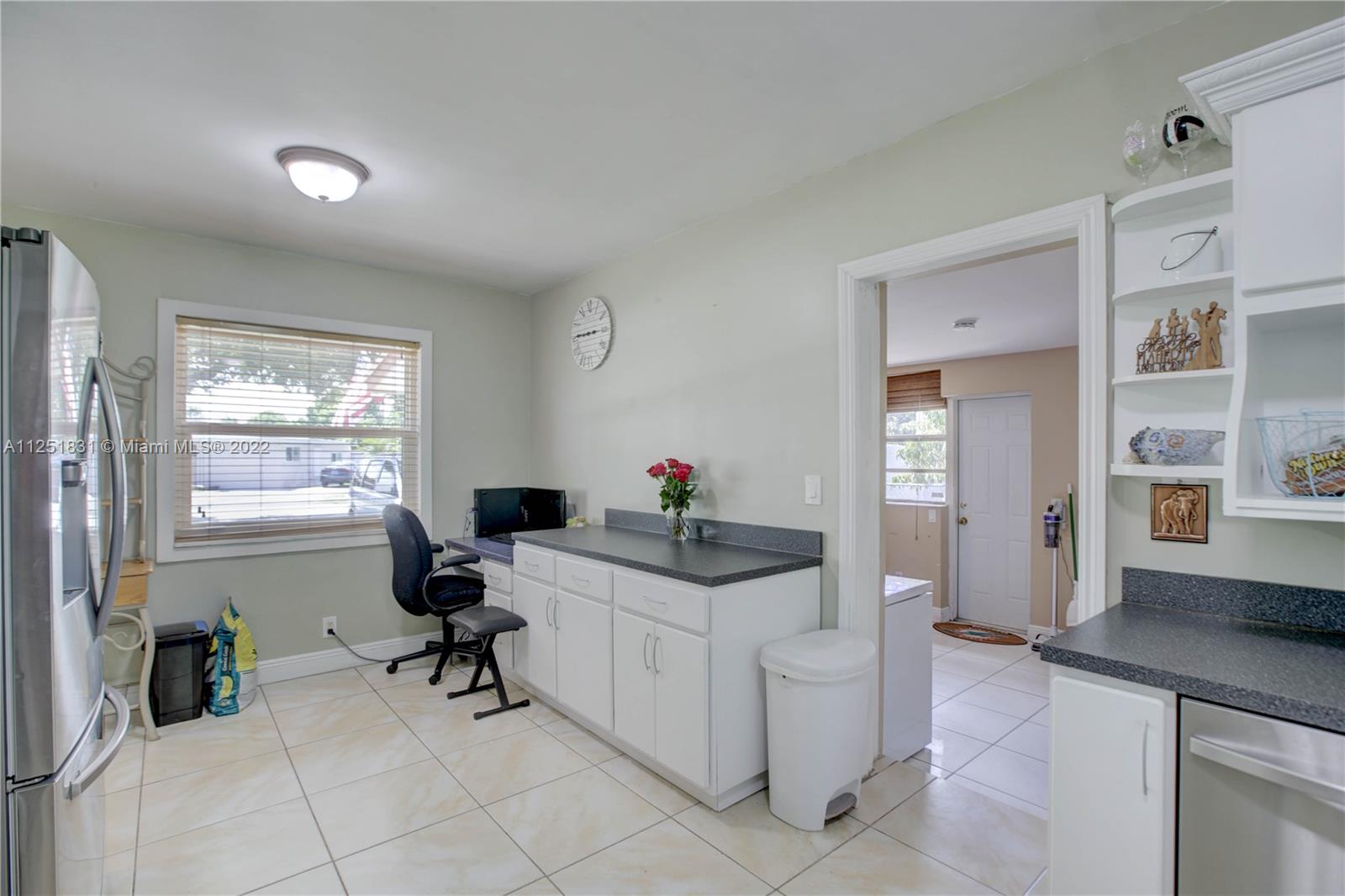 LAUDERDALE GOLF ESTATES - Residential