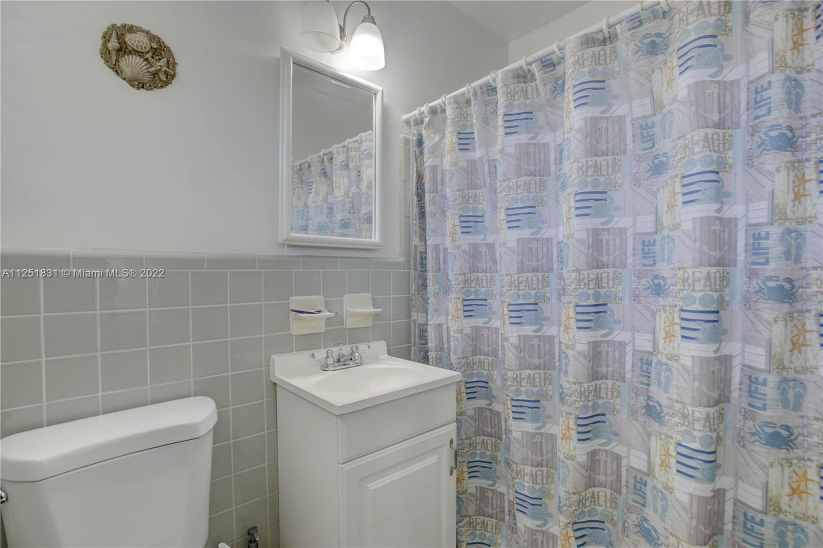 LAUDERDALE GOLF ESTATES - Residential