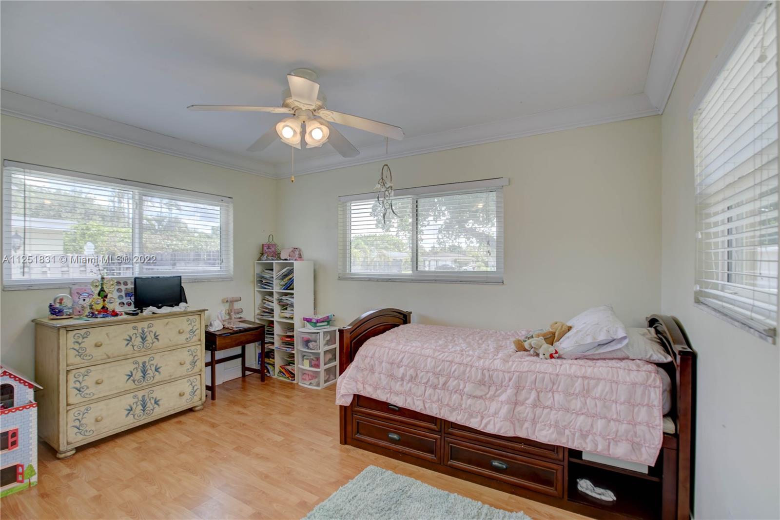 LAUDERDALE GOLF ESTATES - Residential